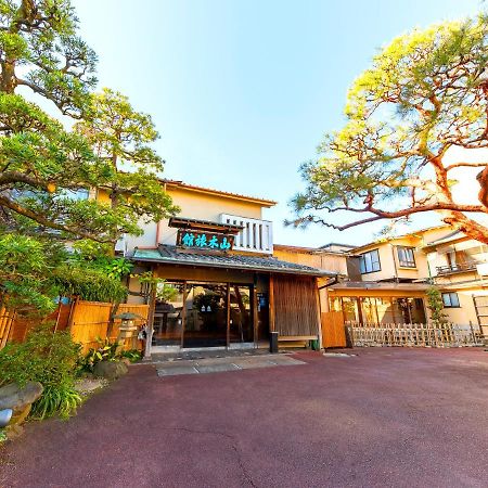 Готель Atami Onsen Yamaki Ryokan Екстер'єр фото