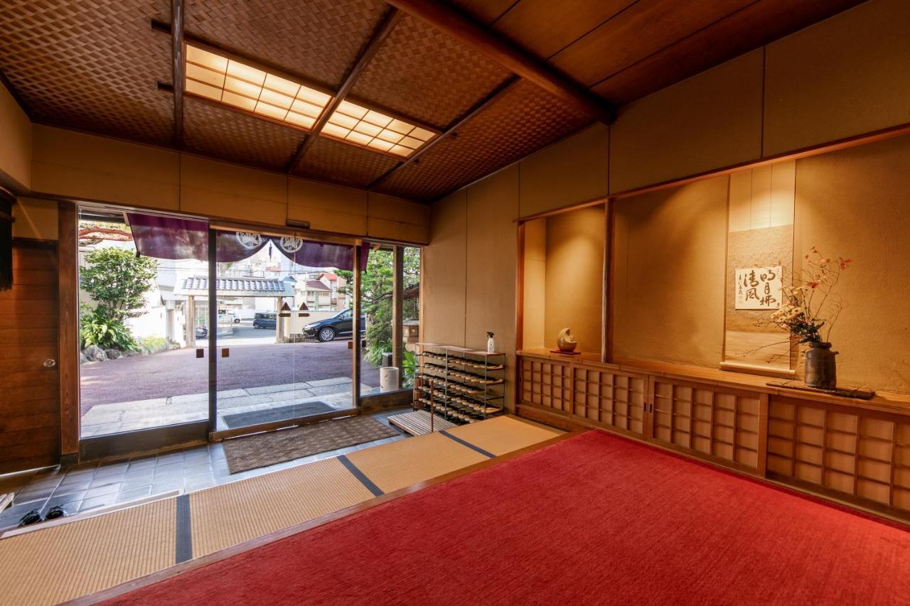 Готель Atami Onsen Yamaki Ryokan Екстер'єр фото